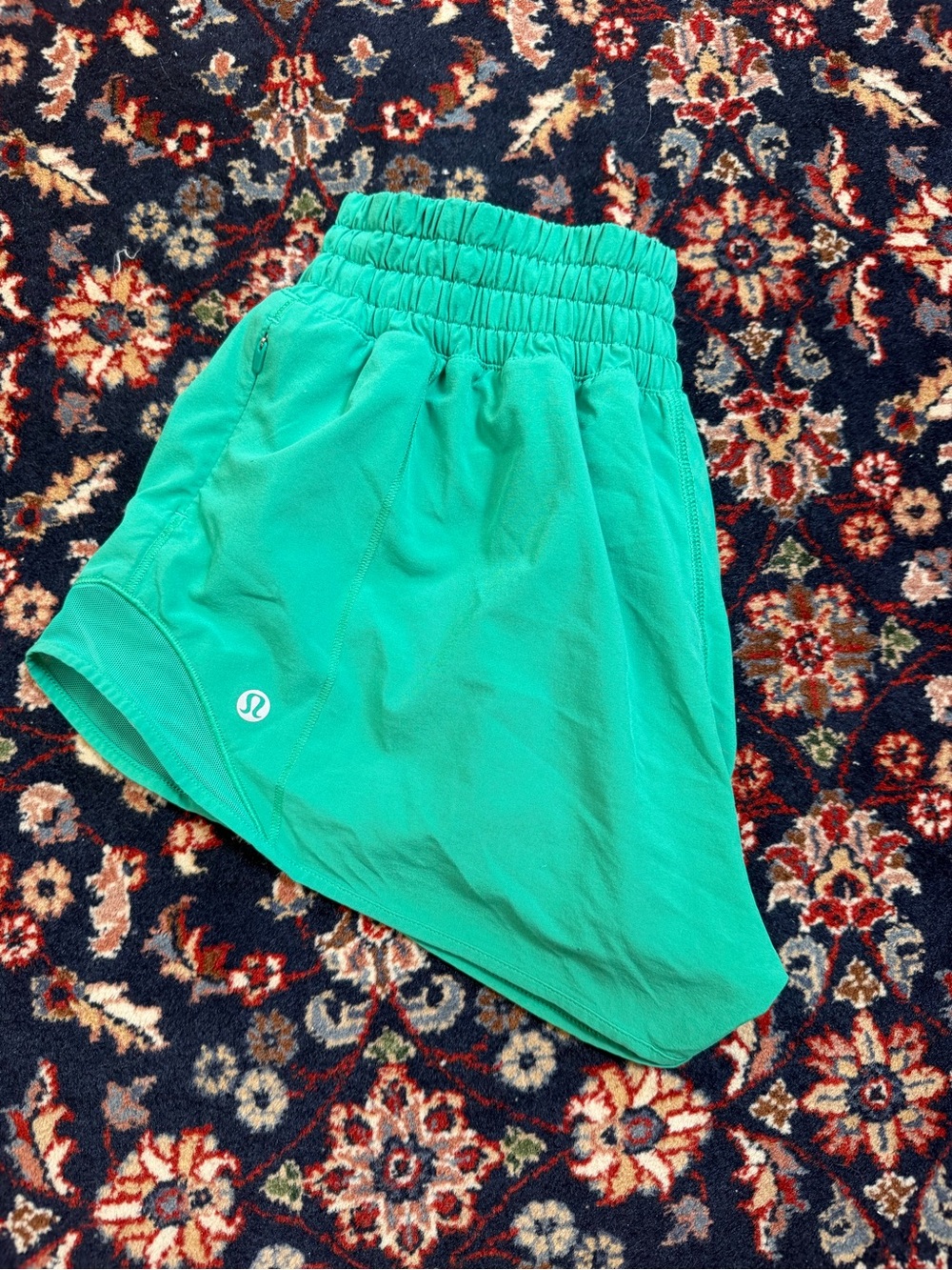 lululemon athletica Hotty Hot High-Rise Lined Shorts 2.5”